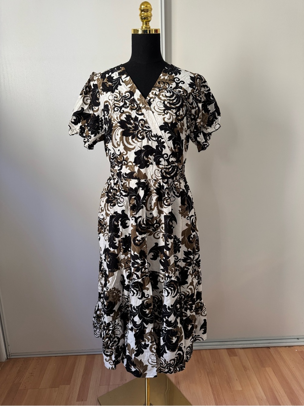 OLICE Floral Wrap Tiered Midi Dress in Black Brown & White Size Large NWT